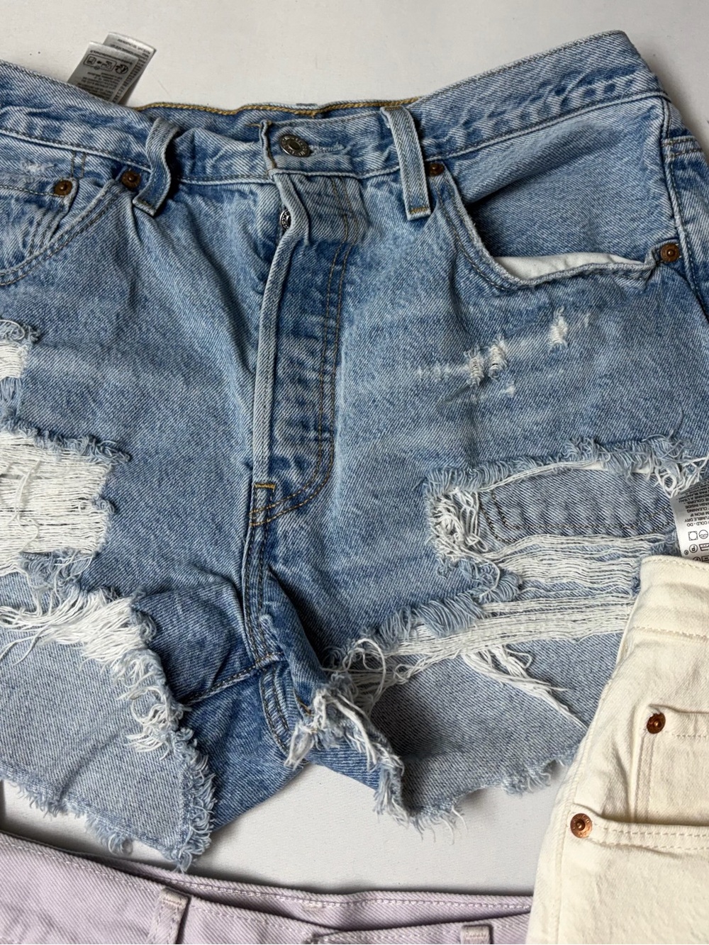 Levi’s 501 Jean shorts women size 31 off white ,blue,lavender button fly - Picture 3 of 15